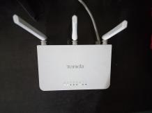 Tenda F9 Router